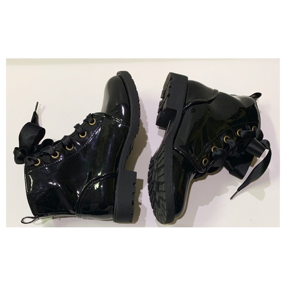 DIRTY LAUNDRY Boots NEW Black COMBAT BOOT Ribbon Lace-up Size 5 - Picture 3 of 13